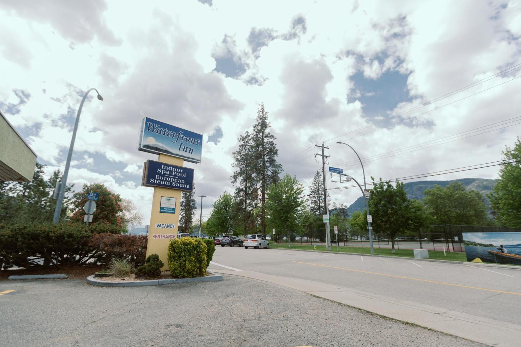 Waterfront Inn Penticton Exterior foto